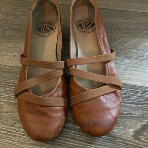 Palladium leather pallet shoes size 7